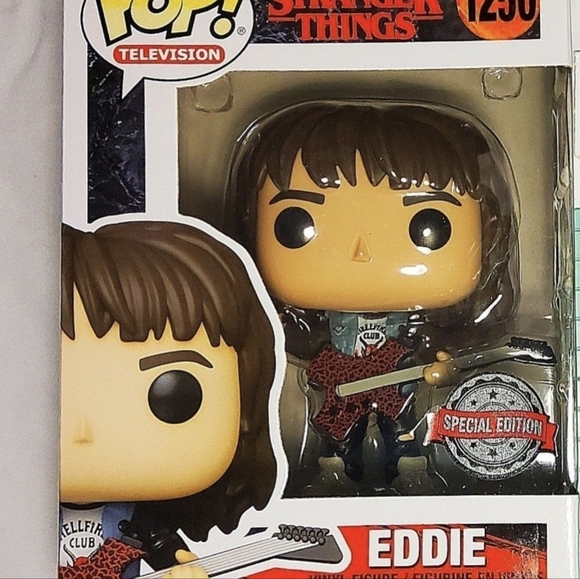 Bid or Buy! Funko 1250 STRANGER THINGS EDDIE MUNSON Target Excl w Free Case - Picture 3 of 8